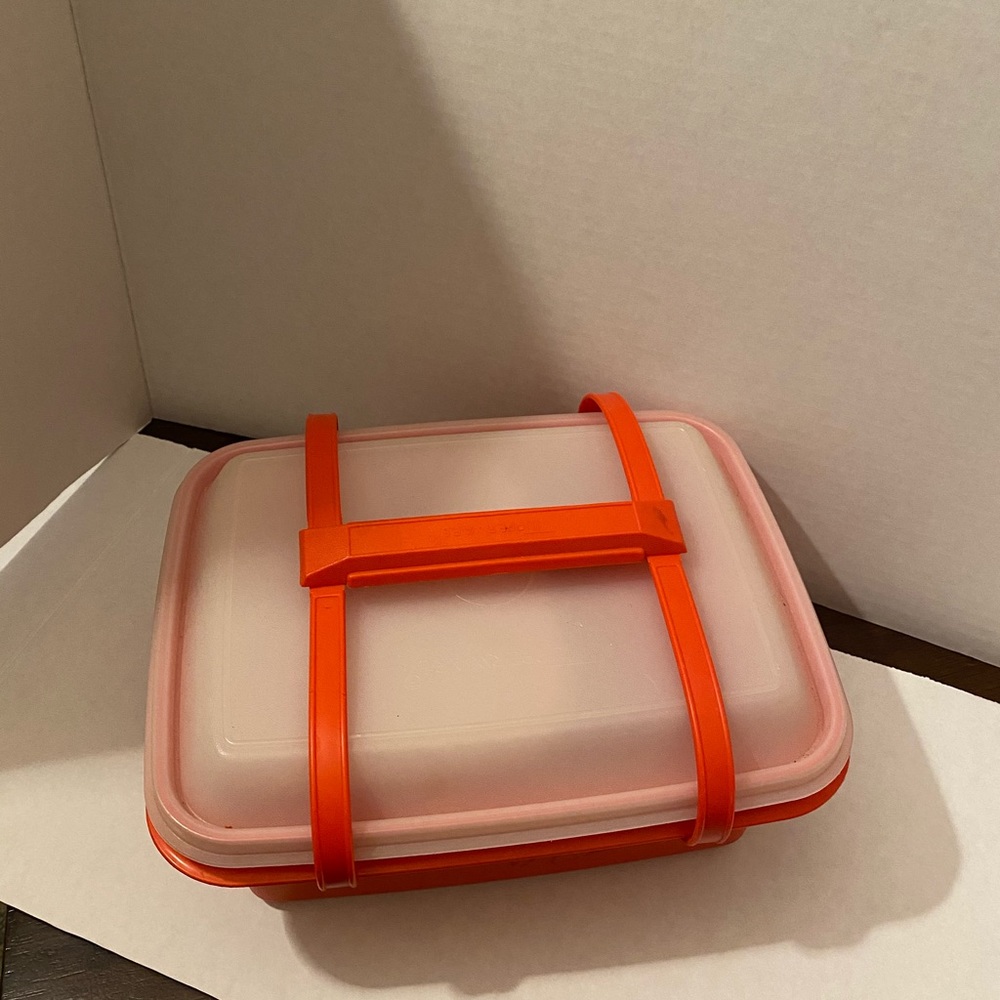 Vintage Tupperware Lunchbox